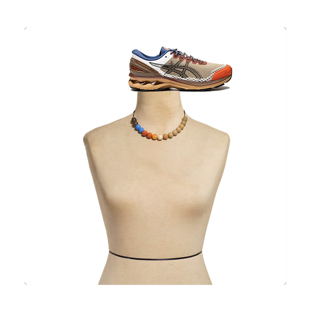 Choker elástico de cuentas multicolor, liviano, cómodo, versátil y atemporal. Diseño conceptual latinoamericano unisex.