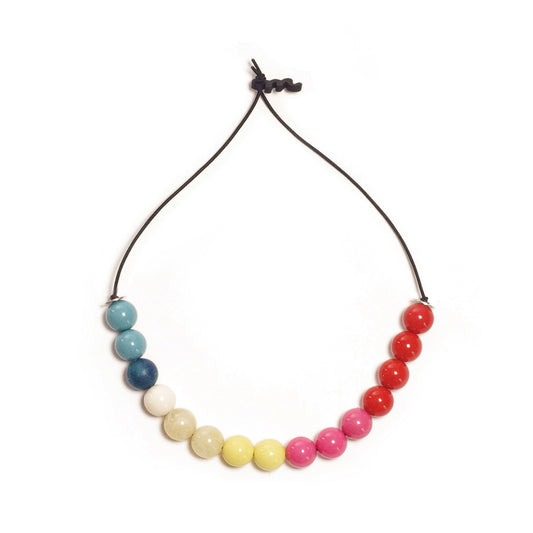 Choker elástico de cuentas multicolor, liviano, cómodo, versátil y atemporal. Diseño conceptual latinoamericano unisex.