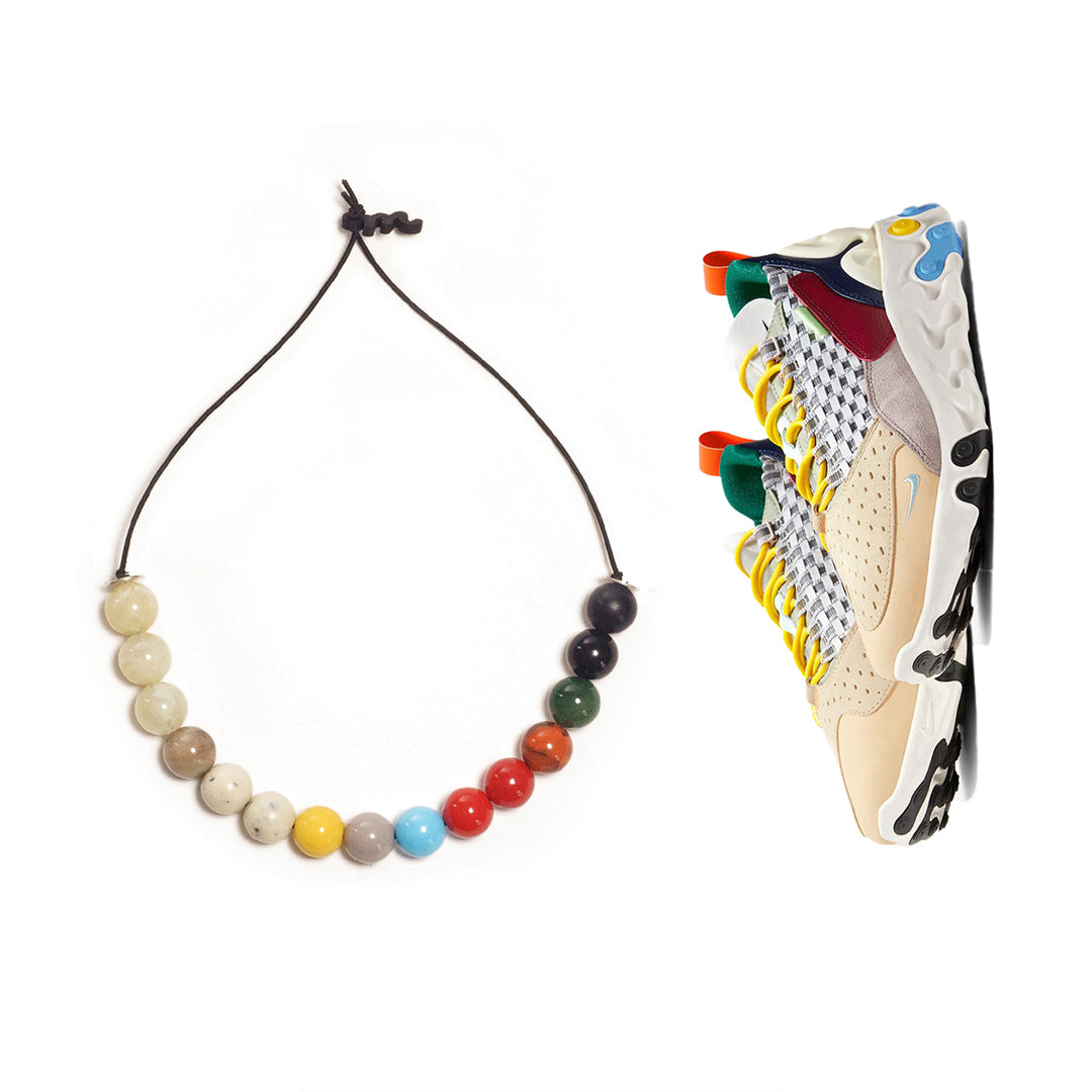 Choker elástico de cuentas multicolor, liviano, cómodo, versátil y atemporal. Diseño conceptual latinoamericano unisex.