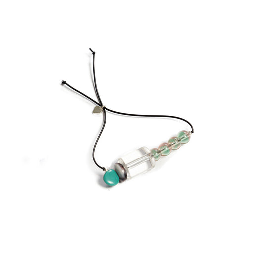 Pulsera multicolor elástica, liviana, cómoda, versátil y atemporal. Diseño conceptual latinoamericano. Escala micro.