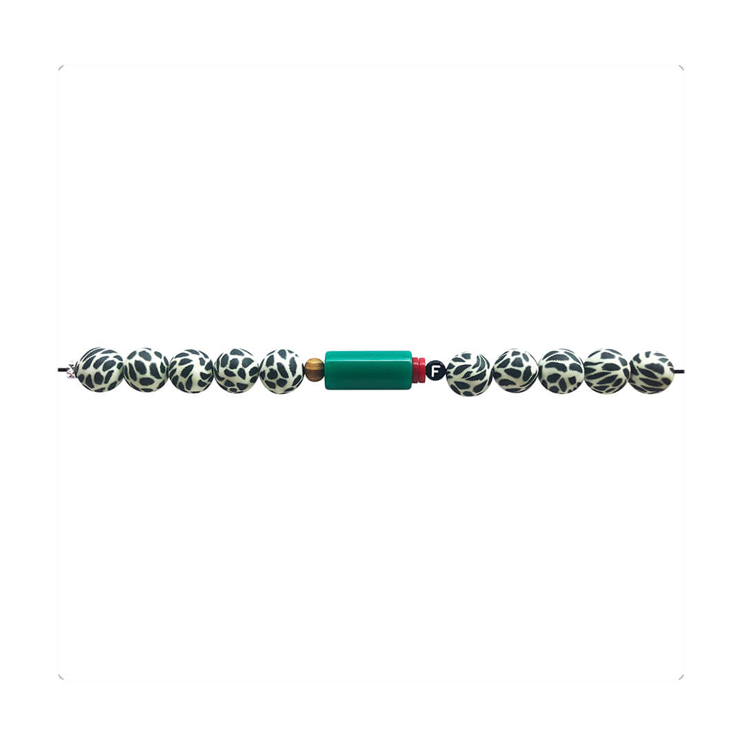 Material para armar pulsera elástica con cuentas variadas, en hilo de alta resistencia. Diseño conceptual latinoamericano. Edición Limitada.
