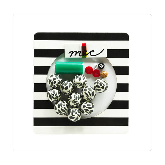 Material para armar pulsera elástica con cuentas variadas, en hilo de alta resistencia. Diseño conceptual latinoamericano. Edición Limitada.