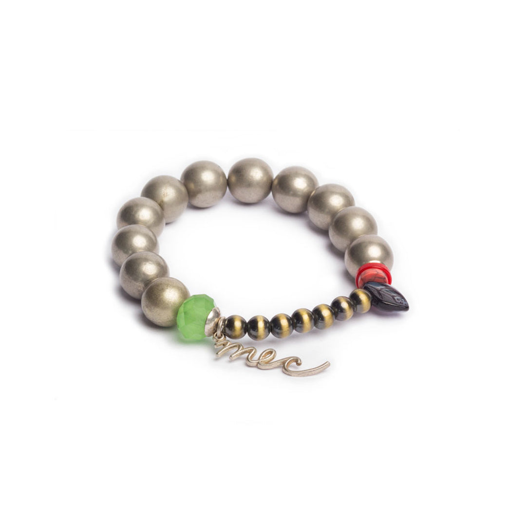 Pulsera multicolor elástica, liviana, cómoda, versátil y atemporal. Diseño conceptual latinoamericano. Escala macro.