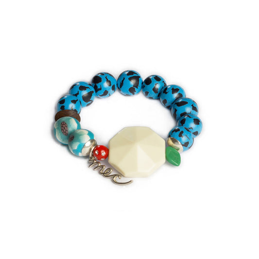 Pulsera multicolor elástica, liviana, cómoda, versátil y atemporal. Diseño conceptual latinoamericano. Escala macro.