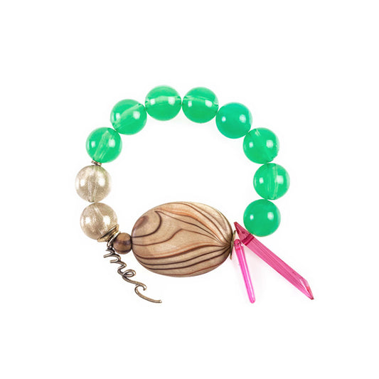 Pulsera multicolor elástica, liviana, cómoda, versátil y atemporal. Diseño conceptual latinoamericano. Escala macro.