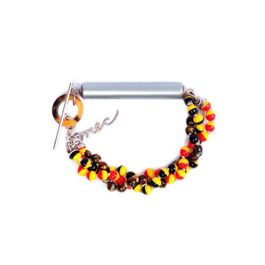 Pulsera artesanía high tech liviana, cómoda, versátil y atemporal. Diseño conceptual latinoamericano. Escala ultra.
