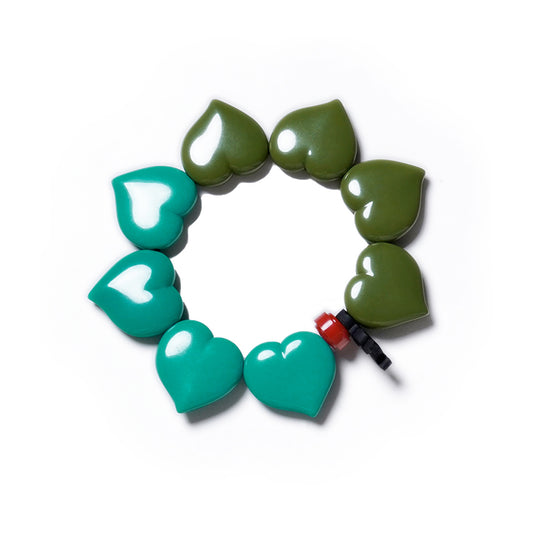 Pulsera multicolor elástica, dinámica, liviana, cómoda, versátil y atemporal. Diseño conceptual latinoamericano. Corazones escala ultra.