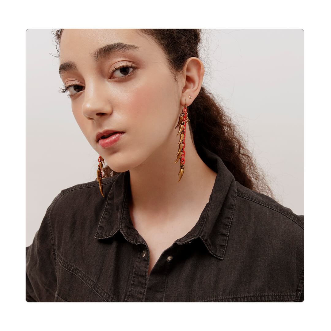 Zarcillos colgantes, cómodos, livianos y versátiles. Diseño conceptual latinoamericano para mujer.