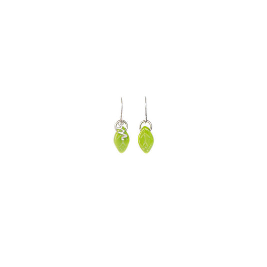 Zarcillos de hoja micro. Colgantes, cómodos, livianos y versátiles. Diseño conceptual latinoamericano para mujer. Color amarillo verdoso.
