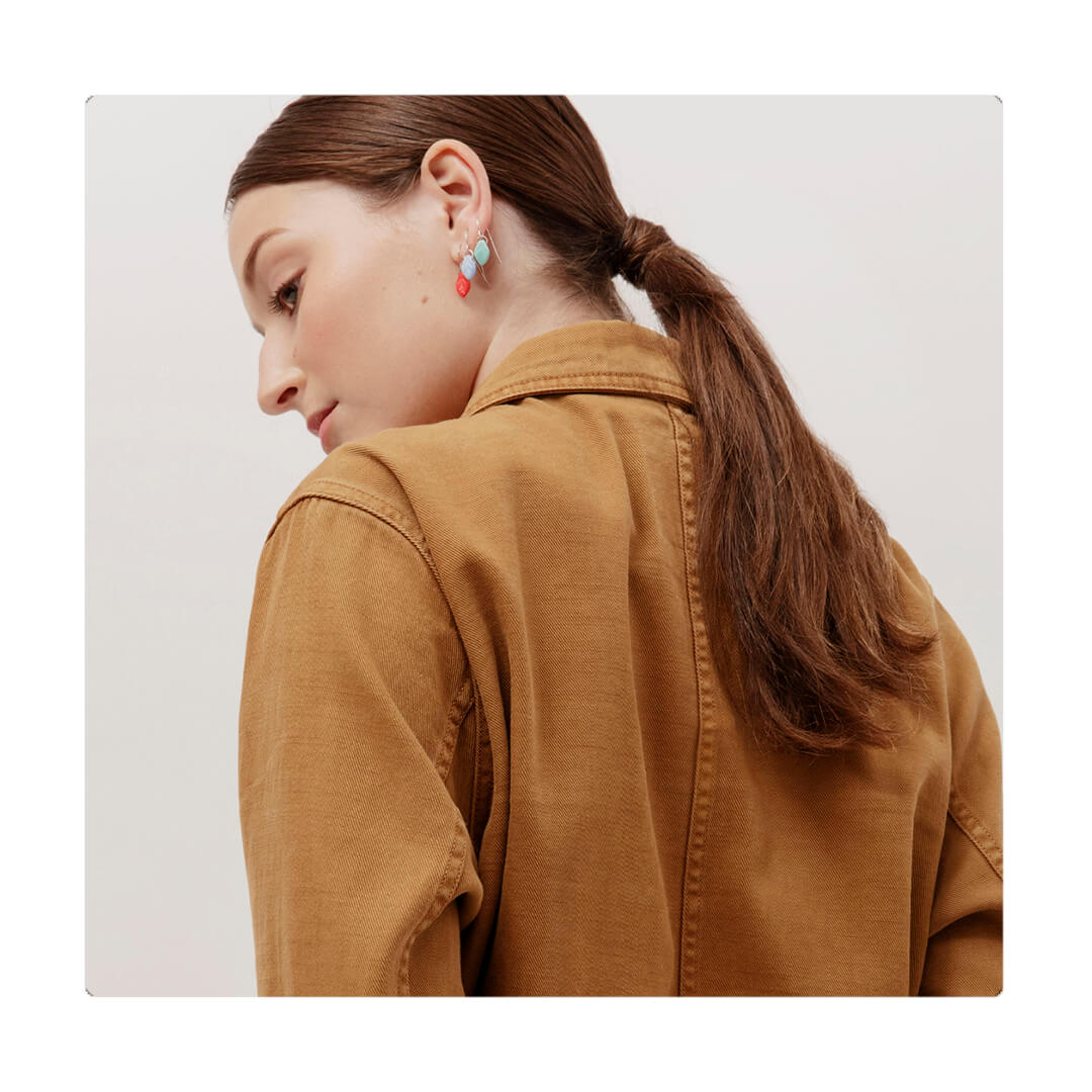 Zarcillos de hoja micro. Colgantes, cómodos, livianos y versátiles. Diseño conceptual latinoamericano para mujer.