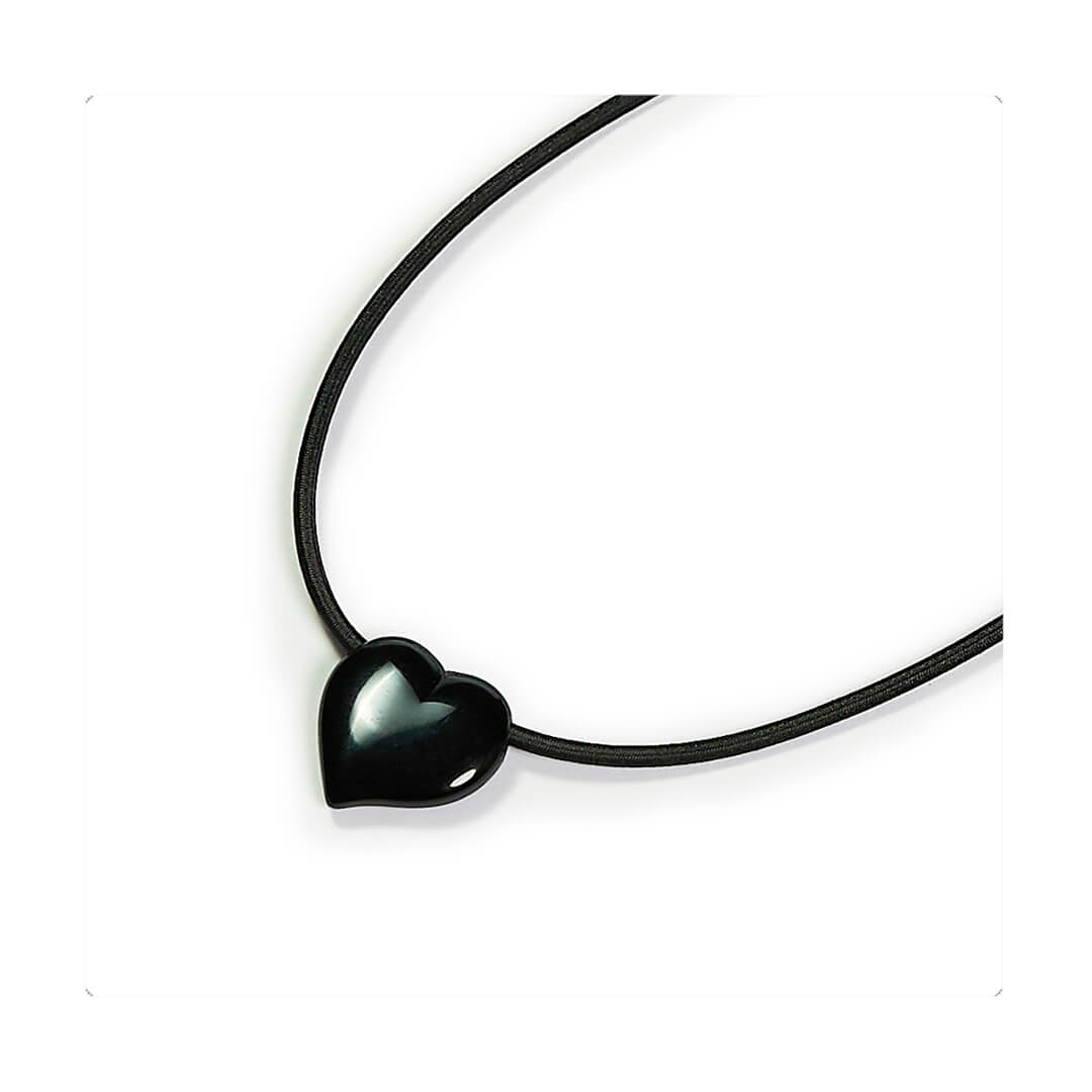 Collar elástico ajustable, liviano, cómodo y versátil. Diseño conceptual latinoamericano. Escala ultra. Unisex.