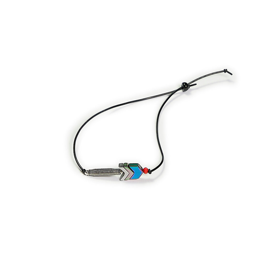 Pulsera multicolor elástica, ajustable, liviana, cómoda, versátil y atemporal. Diseño conceptual latinoamericano. Escala micro.